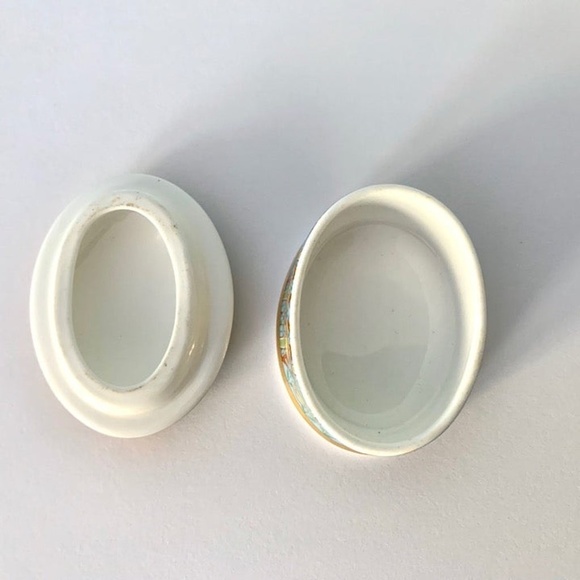 Museum Collection Daffodil Small Oval Trinket Box - Picture 10 of 12